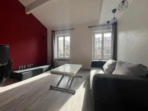 Dernier étage complet APPARTEMENT + PLATEAU A AMENAGER Clermont