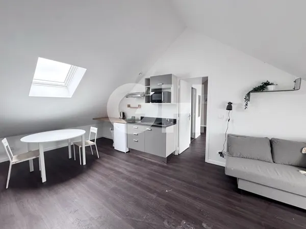 Appartement 2 pièces à louer au 2ème et dernier étage - Maubeuge, Faubourg de Mons
