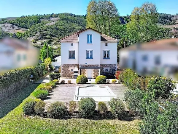 Maison 8 pièces 174 m²