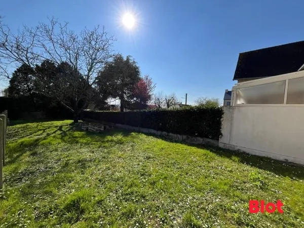 A VENDRE CHEZ BLOT IMMOBILIER - MAISON - 26 M² - 280 M² DE JARDIN - CORPS NUDS