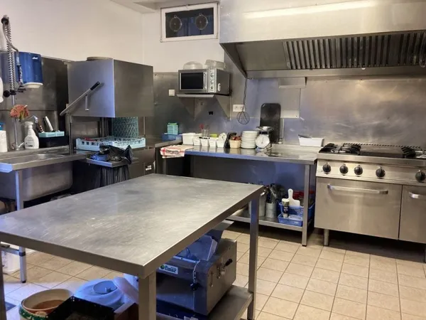 VENTE DE FONDS DE COMMERCE D'UN MAGNIFIQUE CAFÉ- RESTAURANT À