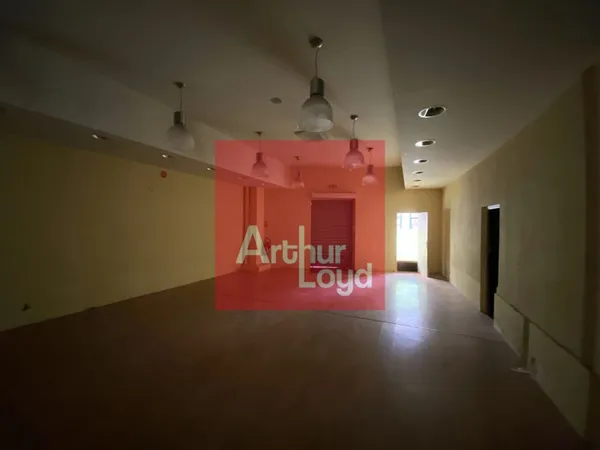 Local commercial 134 m²