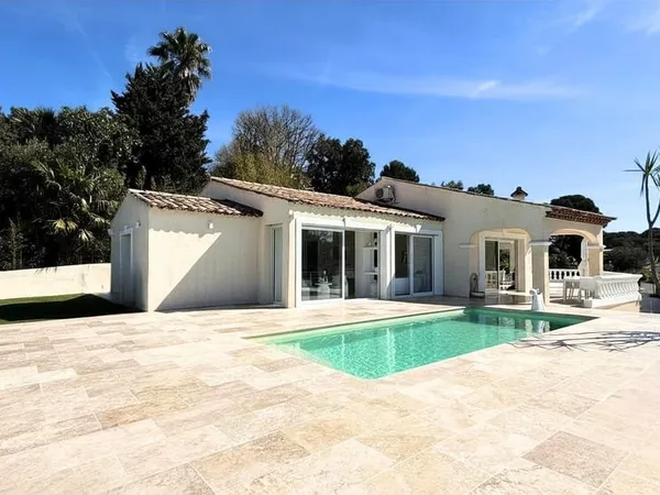 Frejus - Villa D'exception De 298m2 - Piscine - Vue Degagee - Etat Irreprochable