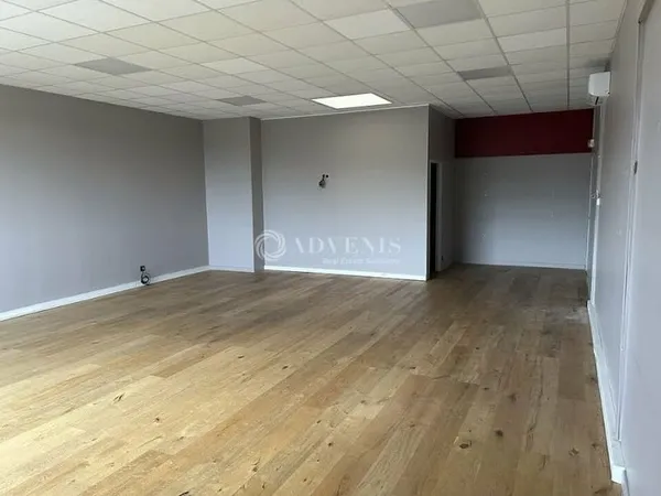 Local 153 m²