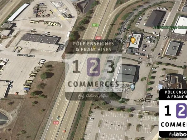 Local commercial 900 m²