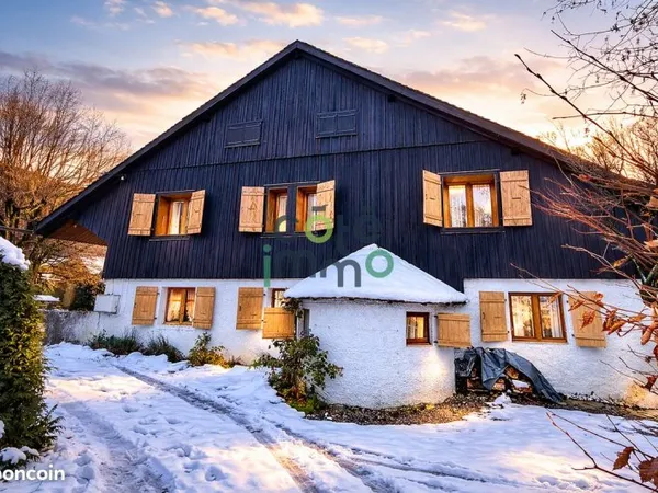 Maison 11 pièces 347 m²