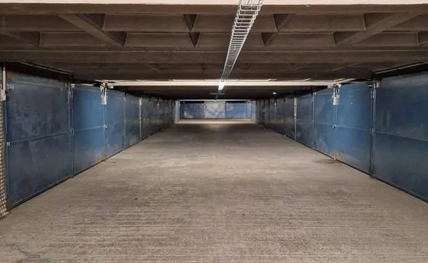Parking 13 m²