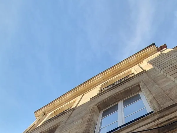 BORDEAUX HYPER CENTRE - T2 dans immeuble pierre