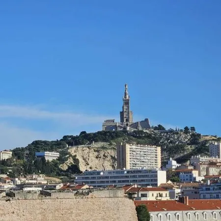 VUE MER ET NOTRE DAME T4 SECTEUR PHARO