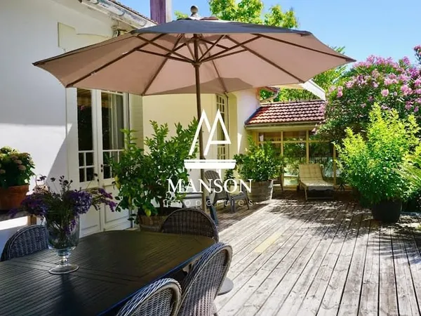 Villa 8 pièces 190 m²
