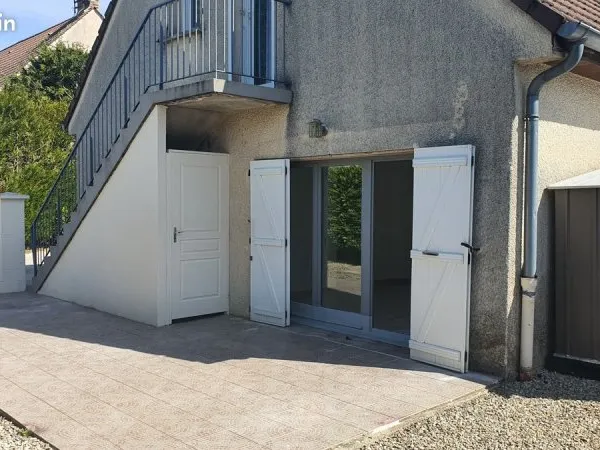 Location F2 42 M²
