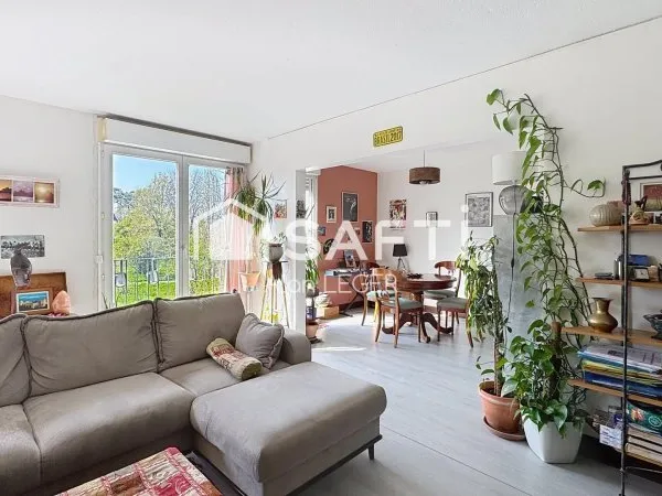 Super appartement traversant et verdoyant