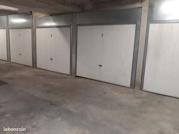 Location garage en résidence privée sécurisée