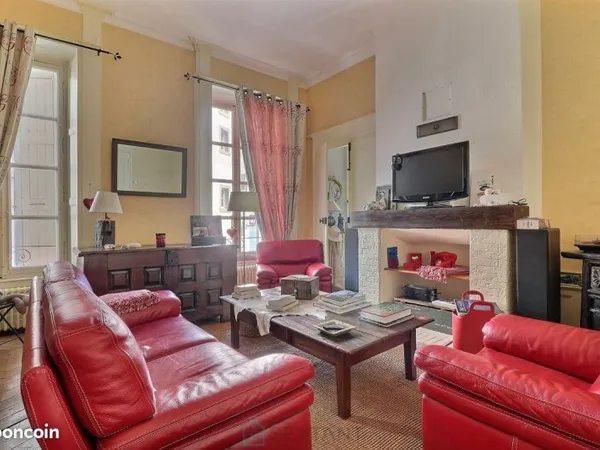 Superbe appartement 140m2 plein coeur Thiers