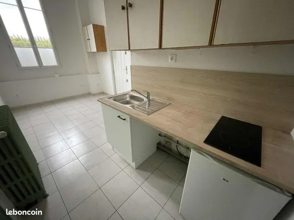 Studio 1 pièce 14 m²