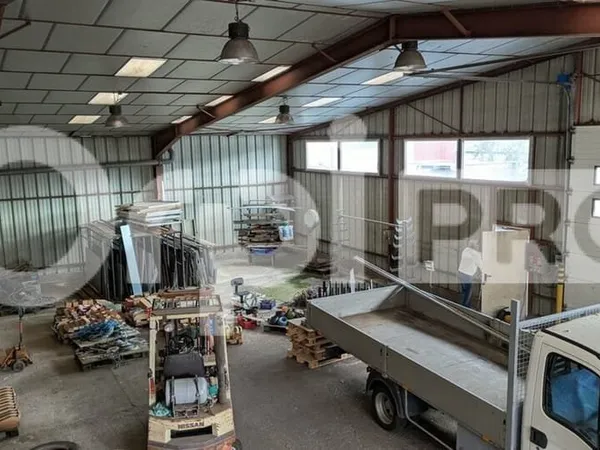 Local d'activité 746 m²