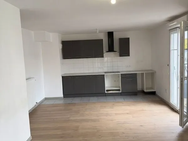 Appartement T4 82.8m² avec balcon + parking - 4ème étage ascenseur - Clamart