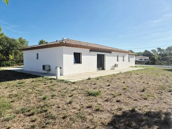 Villa moderne 147 m² sur terrain plat piscinable de 1 900 m²