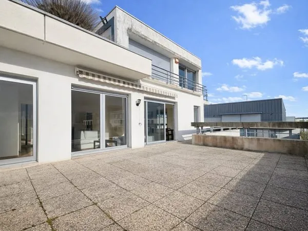 NANCY 95 m2 avec roofftop de 80m2 privatif et garage box