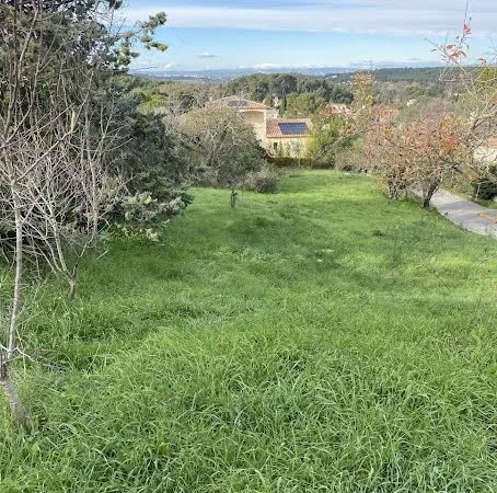 Terrain 400 m²