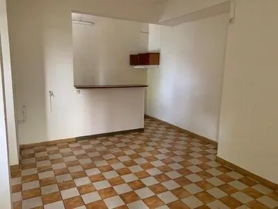 En location 630 EUR par mois à Gosier : appartement de 38m2
