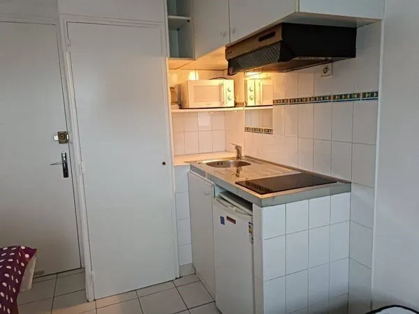 Studio 1 pièce 9 m²