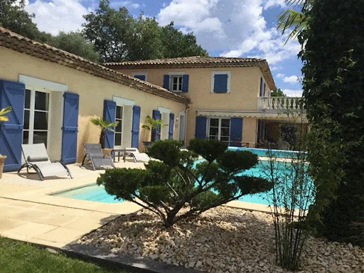 Propriété 7 pièces 236 m²