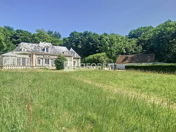 Villa Cour Cheverny 10 pièces