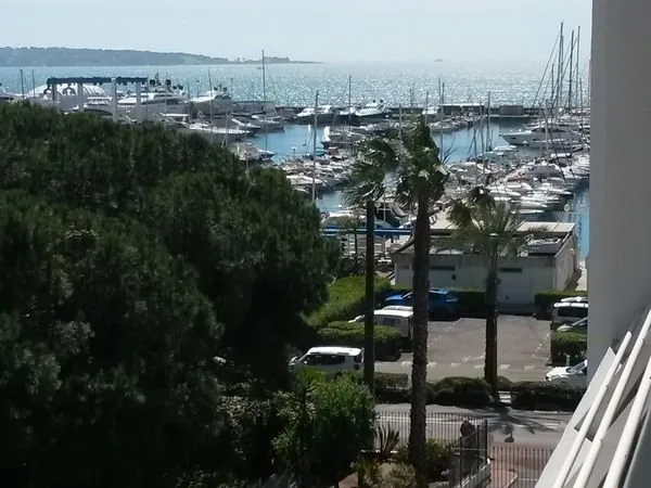 Appartement vue mer à golfe juan