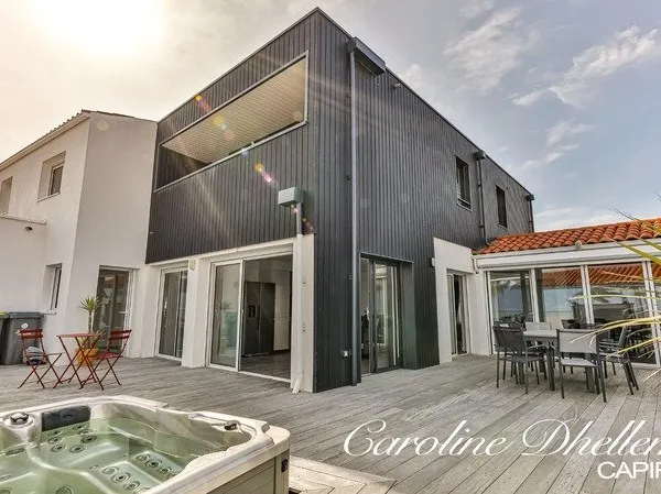 Maison contemporaine de 260M2 au DPE classé A, en plein quartier prisé de la Pironnière aux Sables d