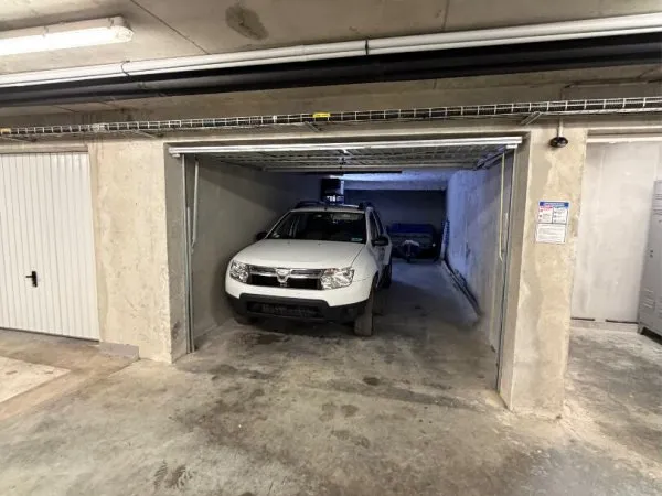 A Vendre Garage double et sécurisé dans résidence récente ATTIGNAT