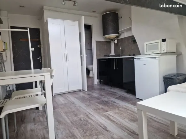 Studio rénové - Part-Dieu Lyon 3 - 18m² au sol - DPE D