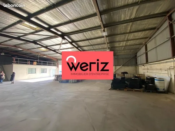 Local industriel 600 m²