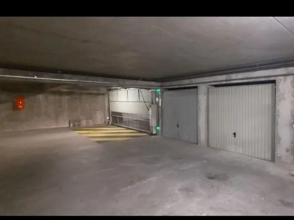 Garage residence sécurisée a louer
