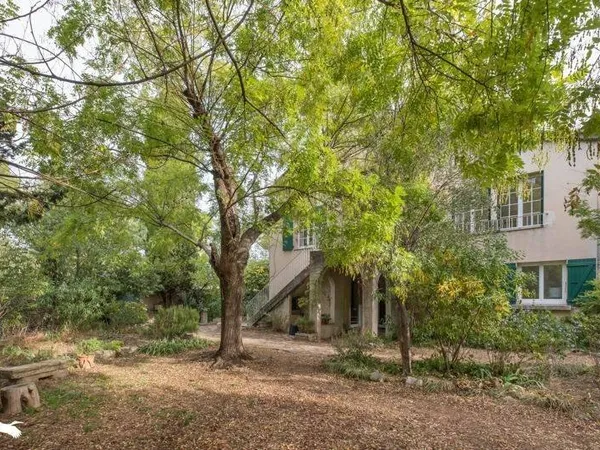 Maison 10 pièces 200 m²