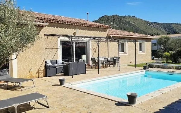 Villa plain-pied 128m² de 2016 avec 620 m²