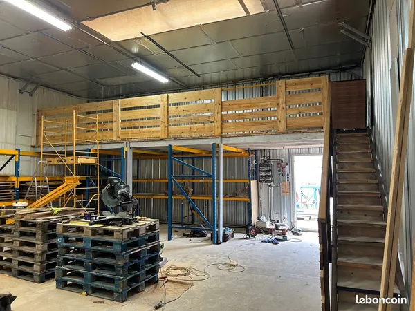 Local Batiment Stockage Bureau Magasin Atelier Garage