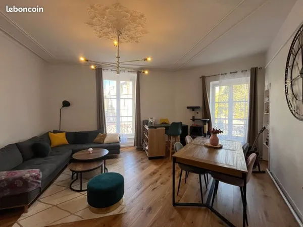 Appartement centre ville - T3 rénové - 82,77 m²