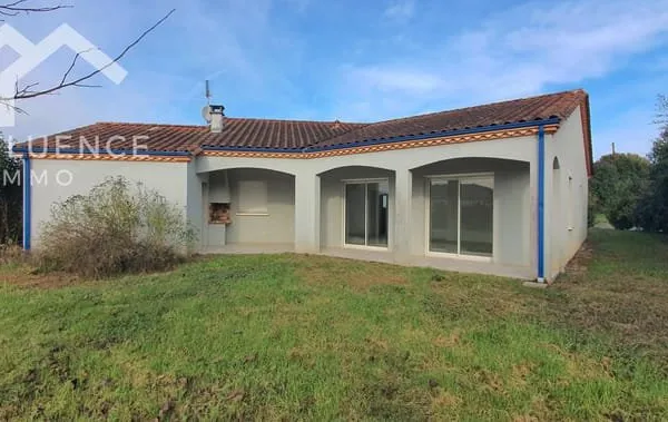 Maison de type 5-6 de plain pied 125 m2 habitable avec gara