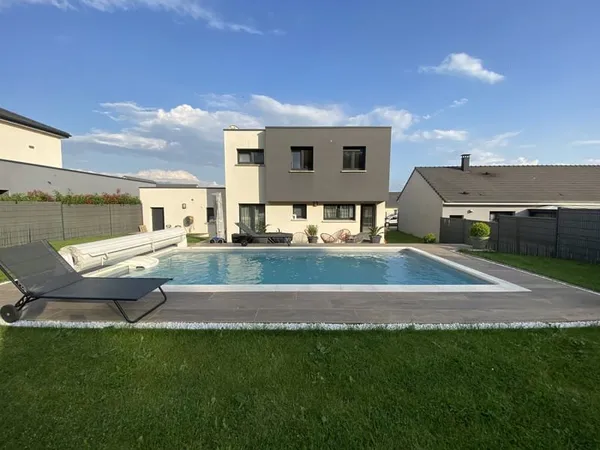 Très belle maison contemporaine à vendre à Marange Silvange
