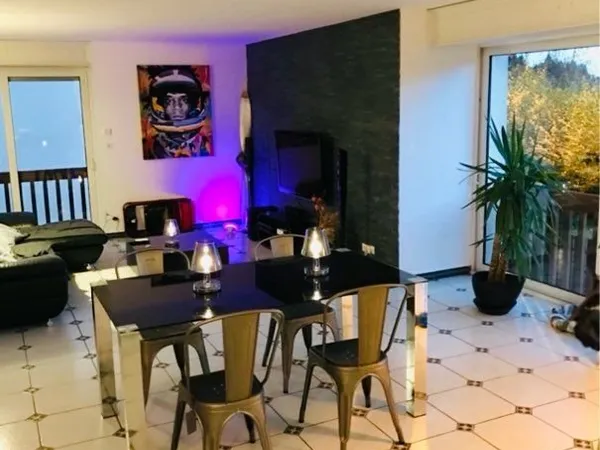 À louer maison meublée 220m2 plein centre Le Chambon sur Lignon