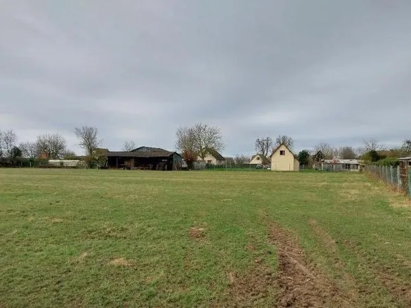 Terrain 6167 m²
