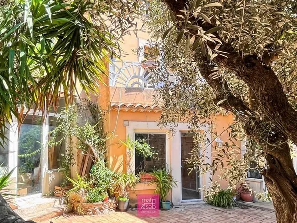 Maison 8 pièces 230 m²