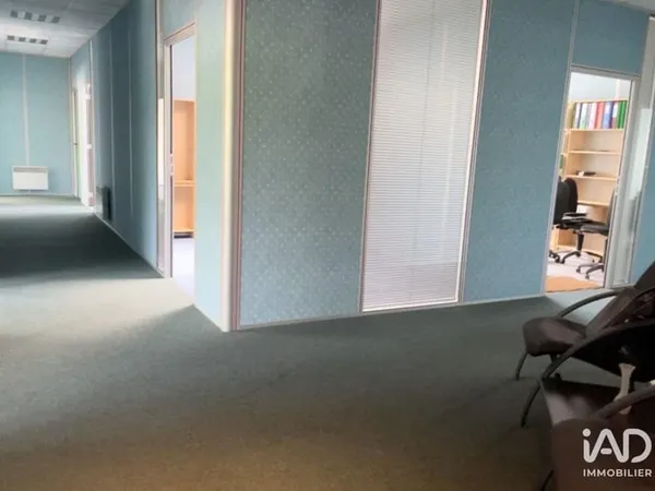 Bureaux 300 m²