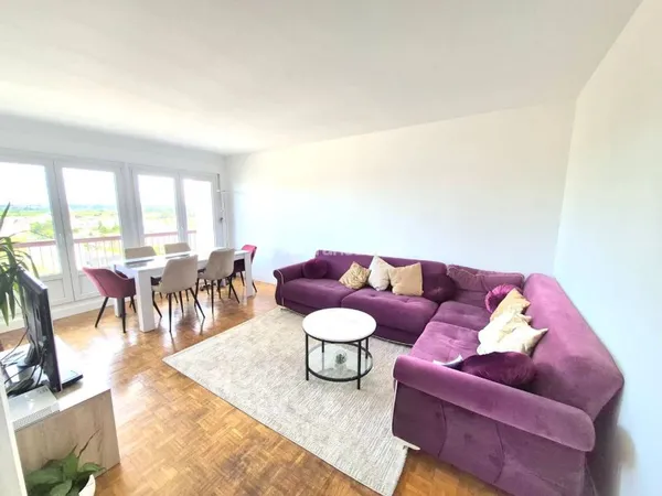Beau T4 Renove de 82M2- BALCON- CAVE- PLACE DE PARKING