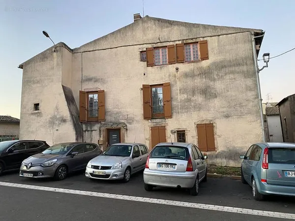 A 2 pas du centre ville de tournus