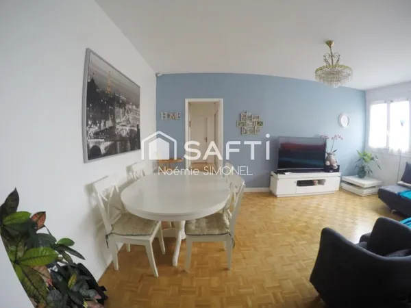 Appartement de trois pièces!