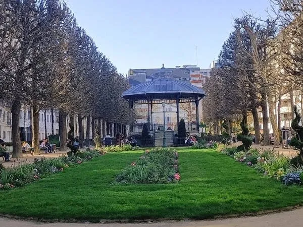 Square du commerce