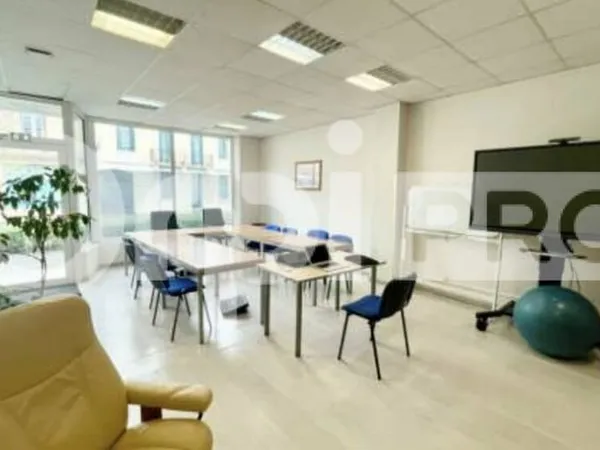 Local commercial 90 m²