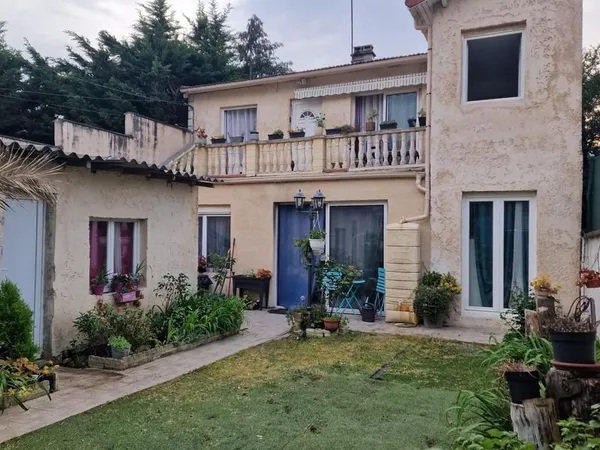 Maison à Chelles avec dépendances